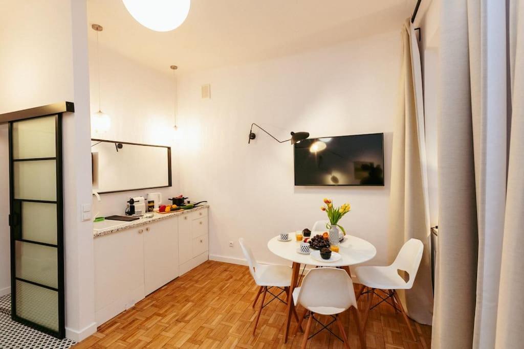 Charming Apartment Next To The Old Town! Varşova Dış mekan fotoğraf